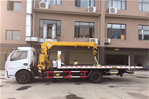 西塞山区附近汽车轮胎更换